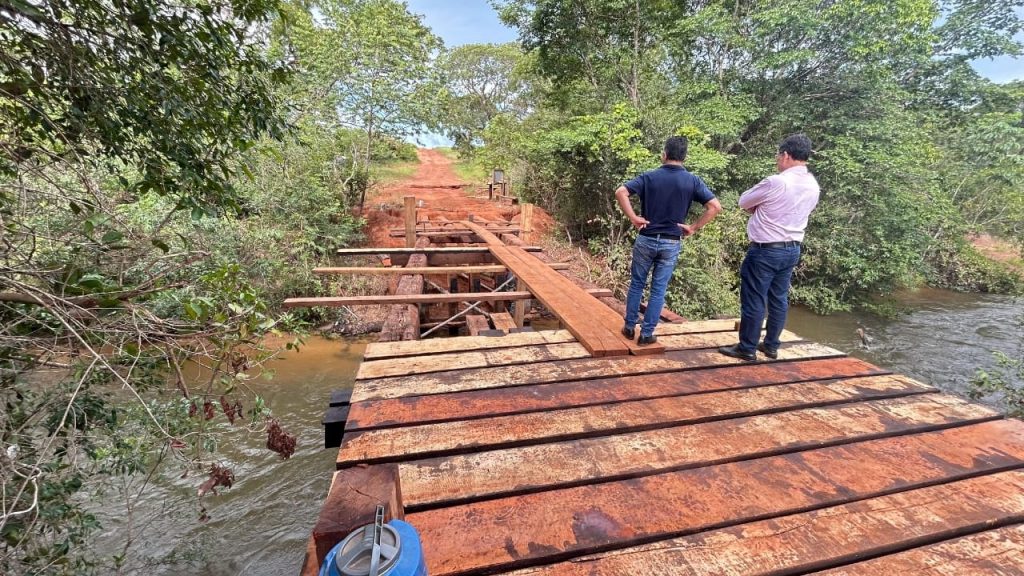 Ponte sobre o Córrego Rio Verde.